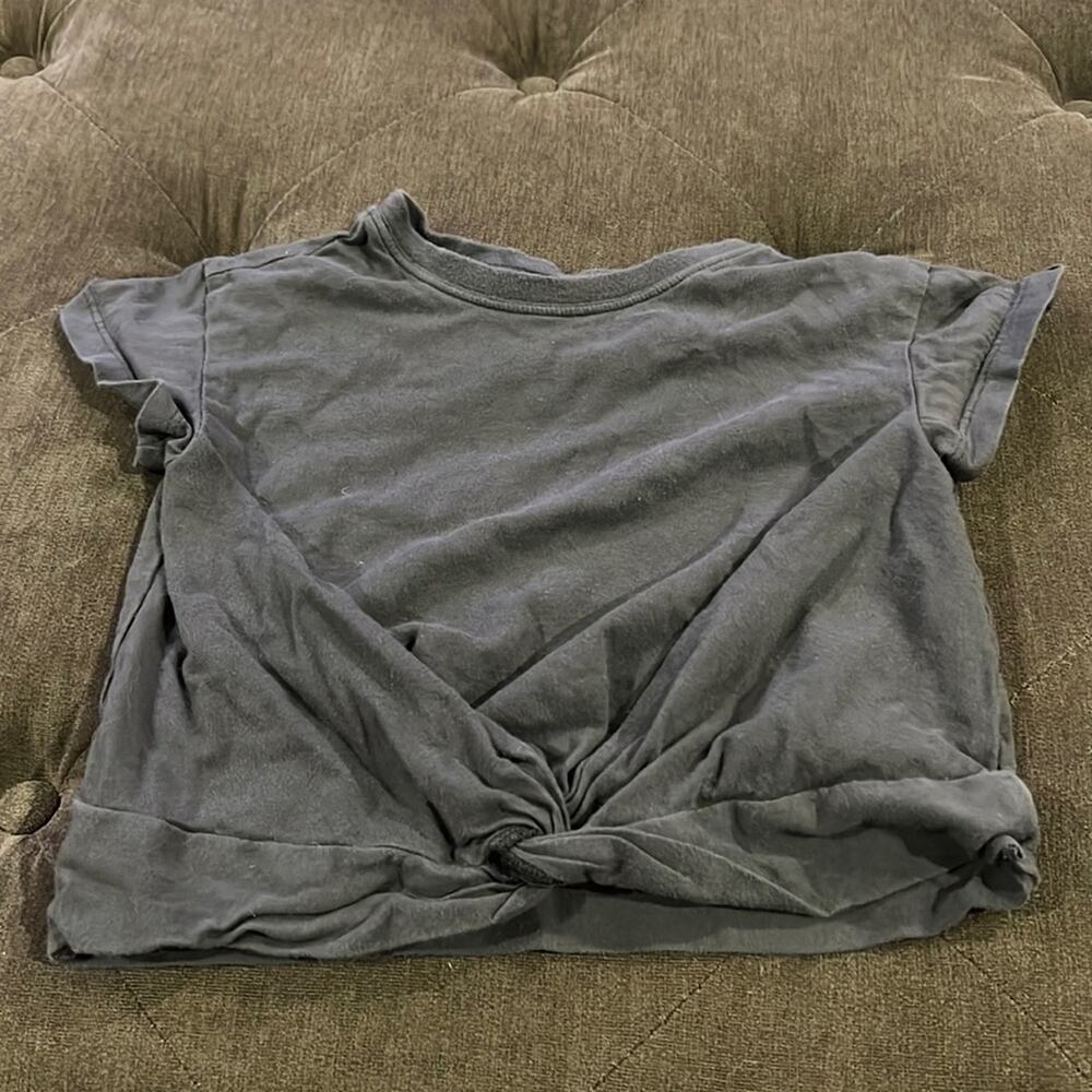 Art class short sleeve knot crop top size 2T